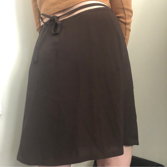 Vintage Brown Tie-Up Midi-skirt w/ Rose Embroidery - Picture 2 of 3